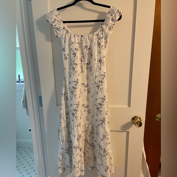 Reformation Dresses & Skirts - Reformation Dress - size 6 - white floral linen midi dress
